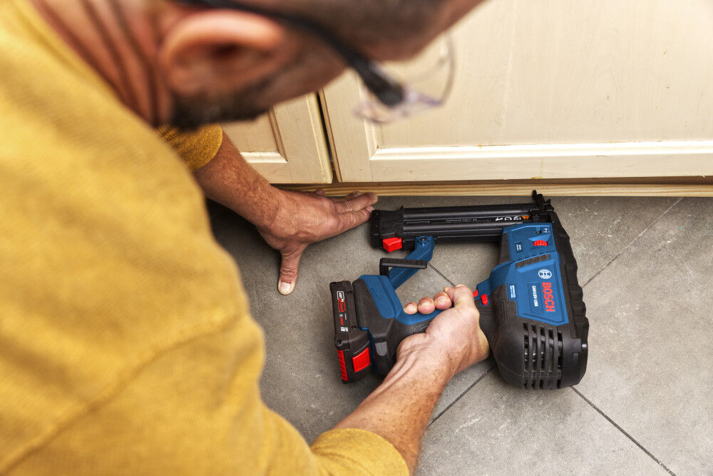 Bosch 18V Brushless 18 Gauge Brad Nailer Kit GNH18V 18MB12 Acme Tools