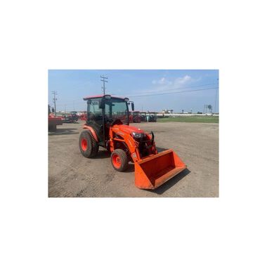 Kubota B2650HSDC 1261 cc Diesel Compact Utility Tractor -2013 Used, large image number 2