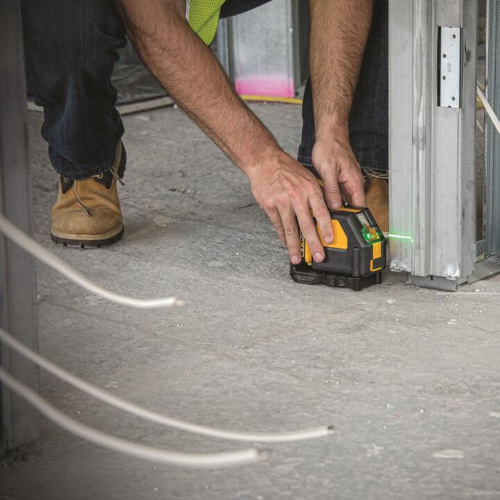 DEWALT 12 V Green Cross Line Laser, large image number 1