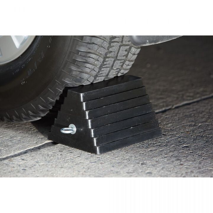 BluBird Rubber Pyramid Wheel Chock with Eye-Bolt, large image number 2