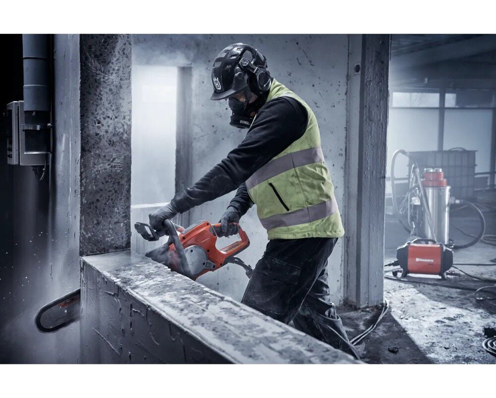 Husqvarna Construction K 7000 Chain Flushcut 7.4HP Electric Concrete Cutting Chainsaw Body Only Reconditioned, large image number 7