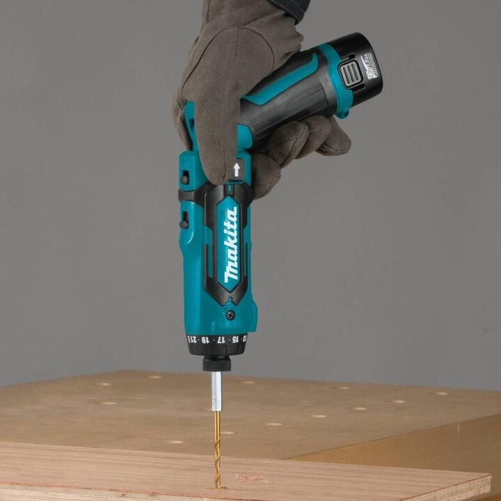 Makita 7.2V 1/4inch Hex Driver Drill Kit with Auto Stop Clutch, large image number 11
