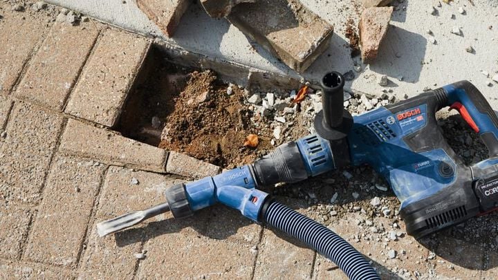 Bosch 1 in x 16 in SDS-max BlueCollar R-Tec Flat Chisel with Dust Adapter, large image number 10