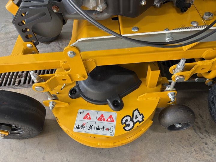 Hustler Surfer Pro 34 Inch Stand-On Zero-Turn Mower Used 2025, large image number 7