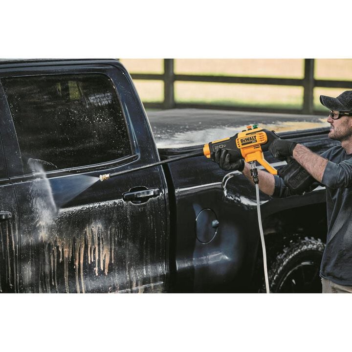 DEWALT 20V Max 550 PSI 1.0 GPM Battery Powered Cold Water Power Cleaner with 4 Spray Nozzles 5.0Ah Kit, large image number 10