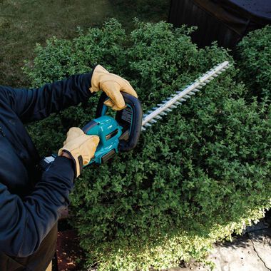 Makita 18V LXT  24in Hedge Trimmer Lithium-Ion Brushless Cordless 4Ah Kit, large image number 5