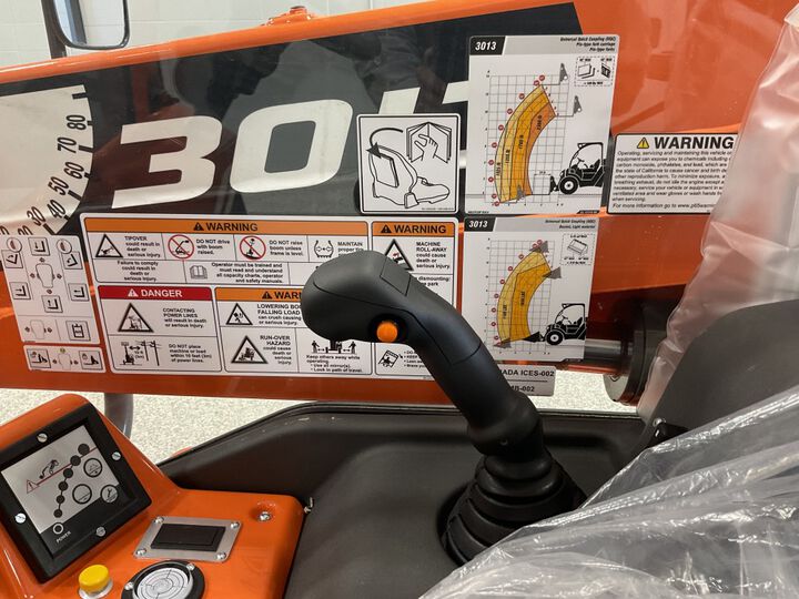 JLG Skytrak 3013 2700 Lbs Ultra Compact Telehandler, large image number 17