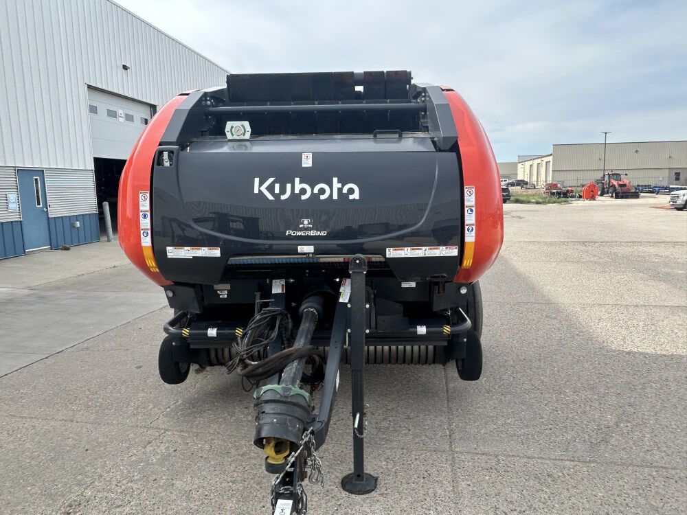Kubota BV4580PREM-1000 5 Ft x 6 Ft Variable Chamber Baler - Used 2022, large image number 2