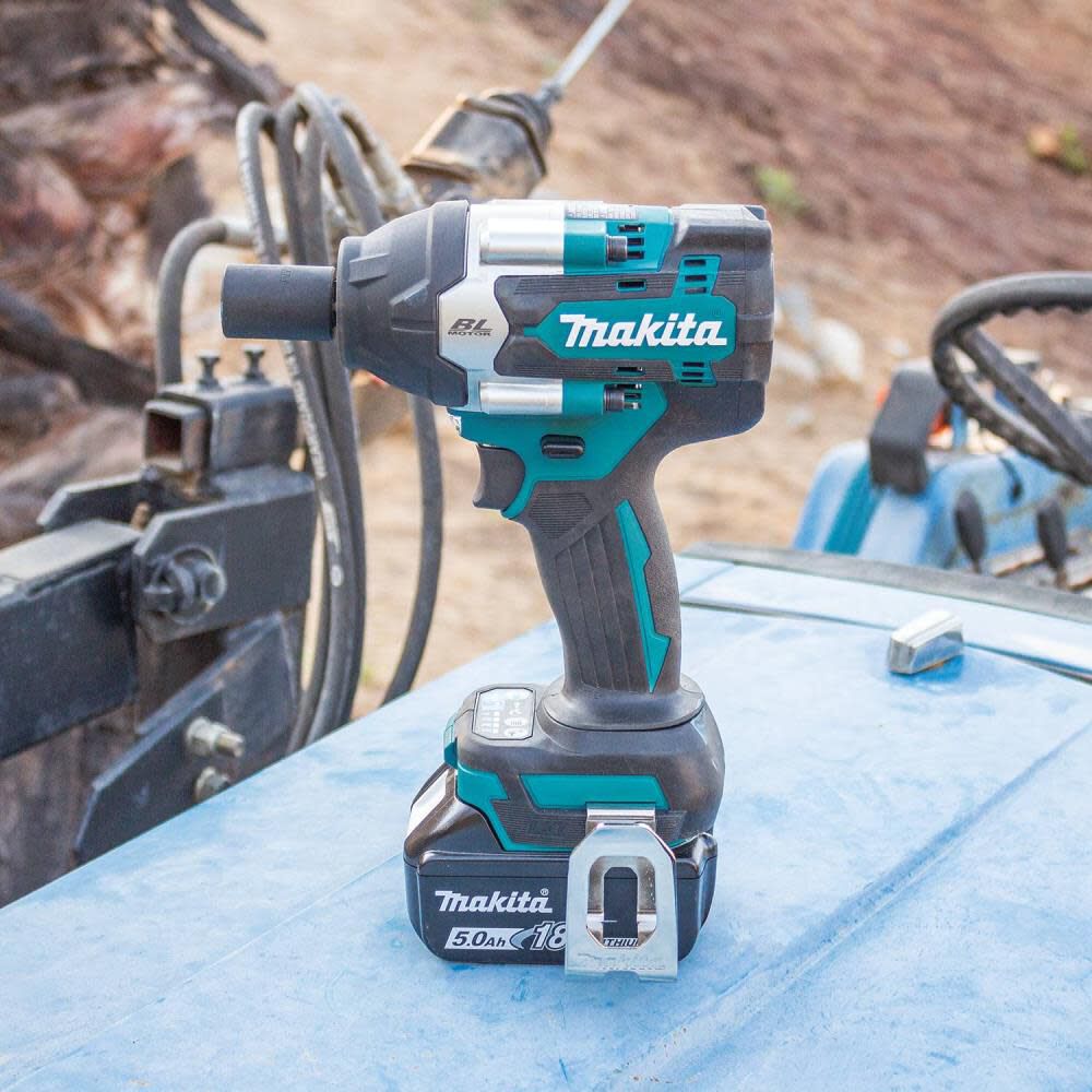 Makita 18V LXT 1 2in Sq Drive Impact Wrench Kit with Detent Anvil