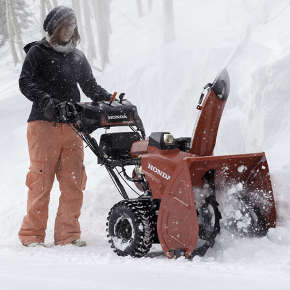 Honda 7HP 24In Two Stage Wheel Drive Snow Blower - Electric Start, large image number 4