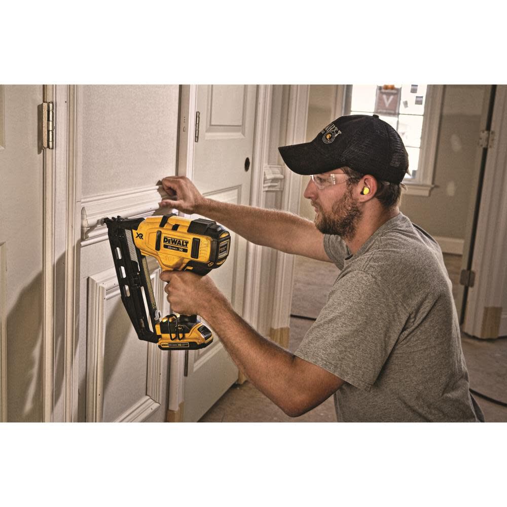 DEWALT 20 V MAX 16 Gauge Angled Cordless Finish Nailer Kit Simolary simolary.com 12