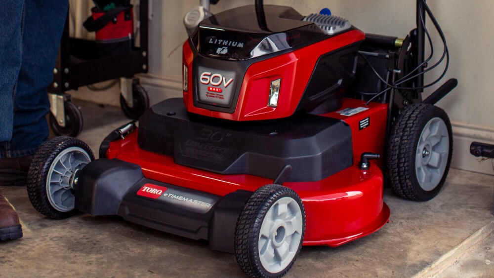 Toro 60V 30 Inch eTimeMaster Walk Behind Push Lawn Mower Kit, large image number 8