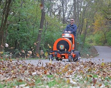 Billy Goat Hurricane 993 cc Vanguard Zero Turn Stand-On Blower, large image number 5