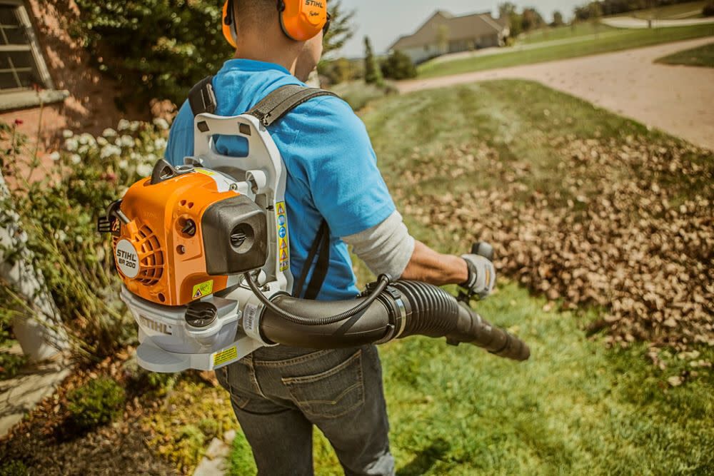 Stihl br 200 compact on sale low weight blower