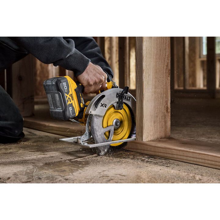 DEWALT 20V MAX XR 7-1/4 Inch Circular Saw Kit with XR POWERPACK, large image number 8