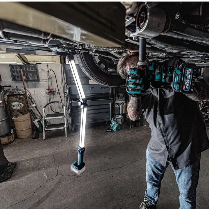 Makita 40V max XGT Cordless L.E.D. Underhood Work Light (Bare Tool), large image number 8
