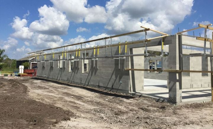 Wall Walker Hanging Scaffold 6' with Guard-rail Posts, large image number 2