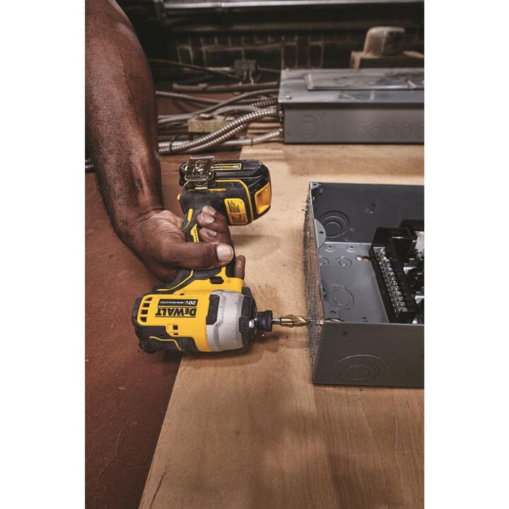 DEWALT 20V MAX Brushless Atomic Compact 1/4in Impact Driver Kit, large image number 3