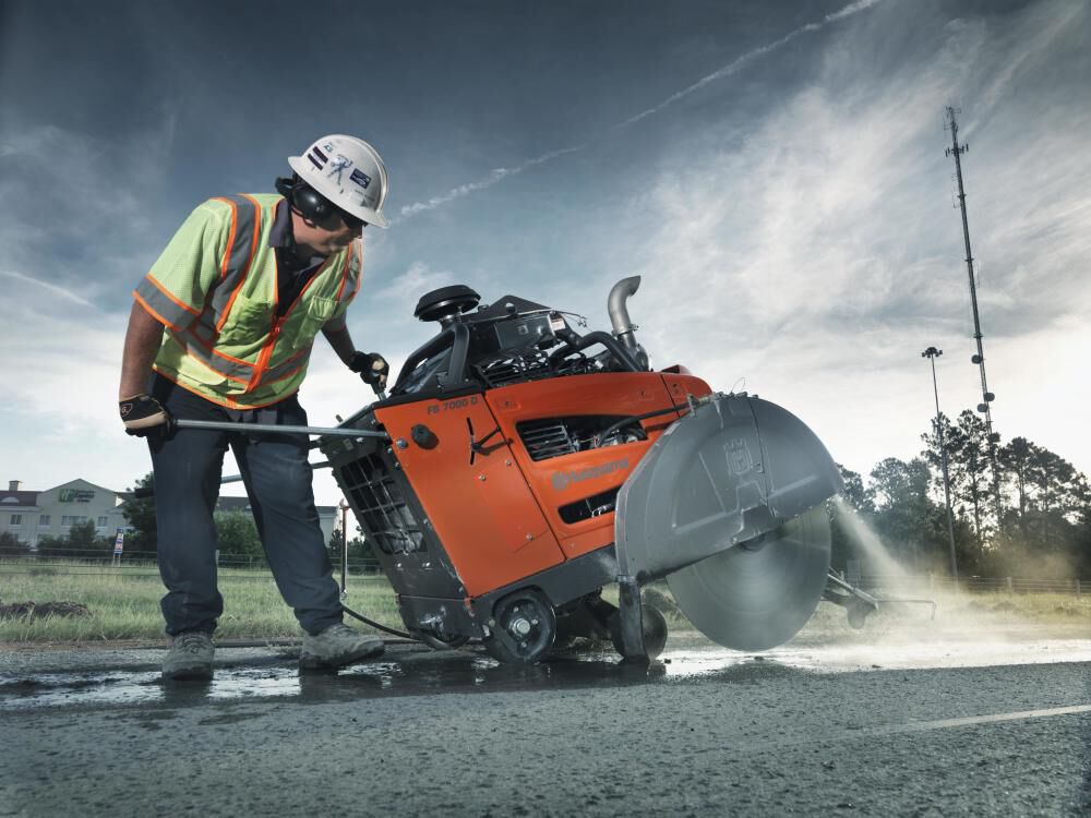 Husqvarna Construction FS 7000 D 74 HP 36 Inch Electric Floor Saw with Center Line Body Only, large image number 3