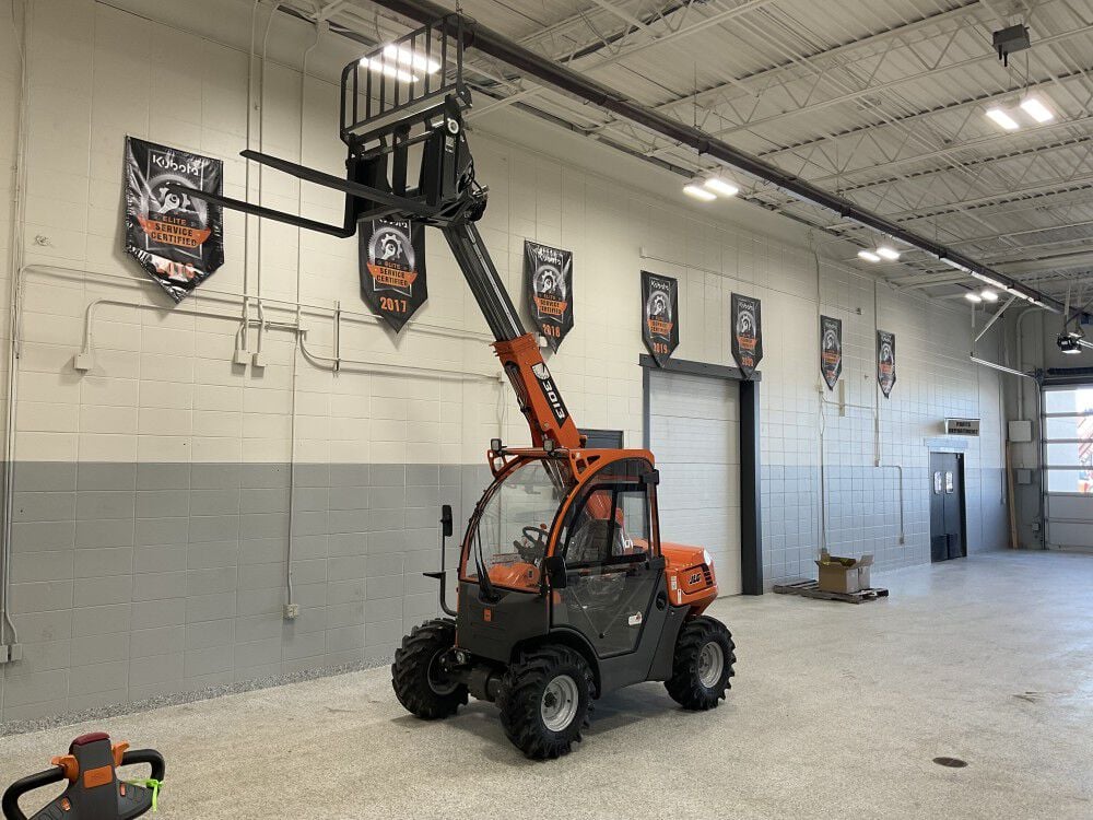 JLG Skytrak 3013 2700 Lbs Ultra Compact Telehandler, large image number 11