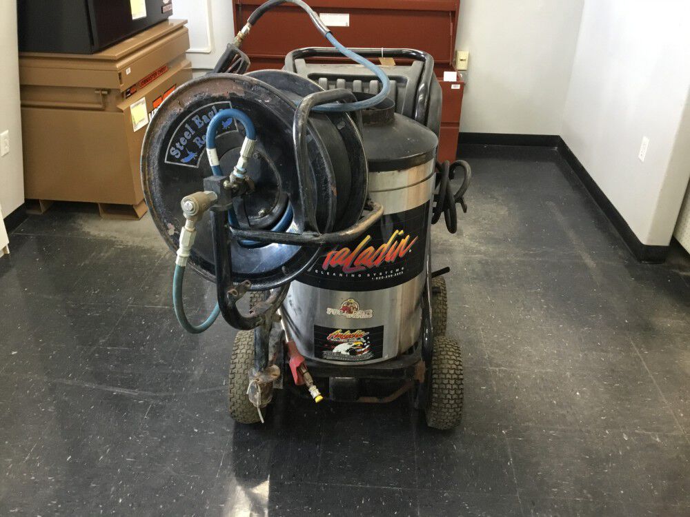 Aaladin Cleaning Systems 14-430SC 3000 PSI 4 GPM 230V Hot Pressure Washer Used, large image number 4