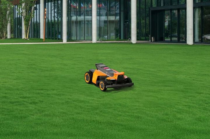 Segway Navimow CM120M1 3 Acre Professional Robotic Mower, large image number 5