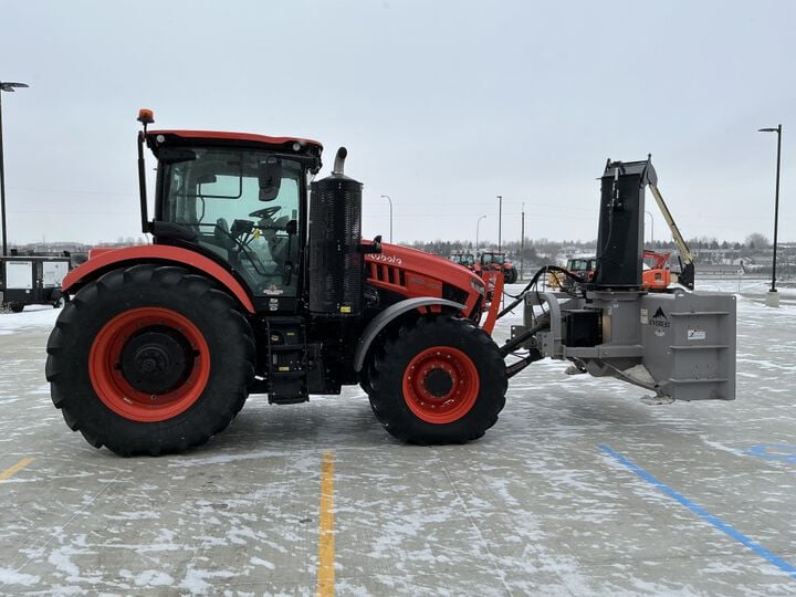 Kubota M8-201 Row Crop Tractor with Front Mount Snowblower Used 2019, large image number 3