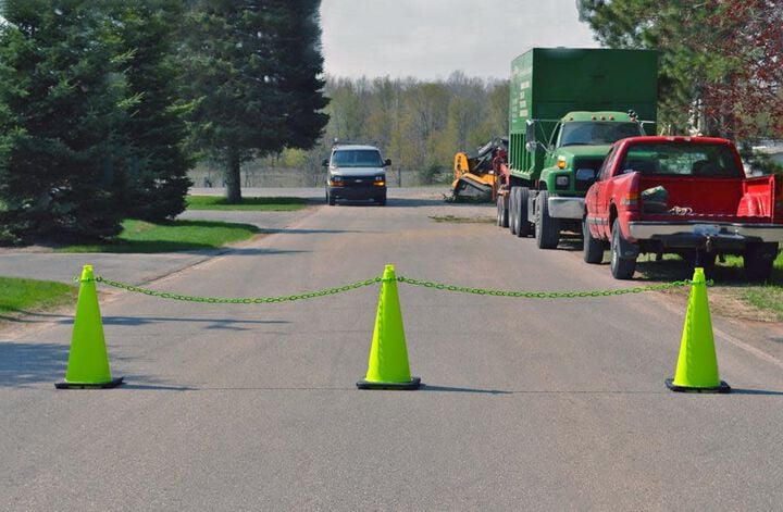 Mr Chain 28in Safety Green Traffic Cone and Chain Kit, large image number 2