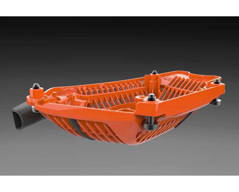 Husqvarna 562 XP Mark II 18 Inch and C83 Chain 4.7HP Gas-Powered Chainsaw, large image number 16