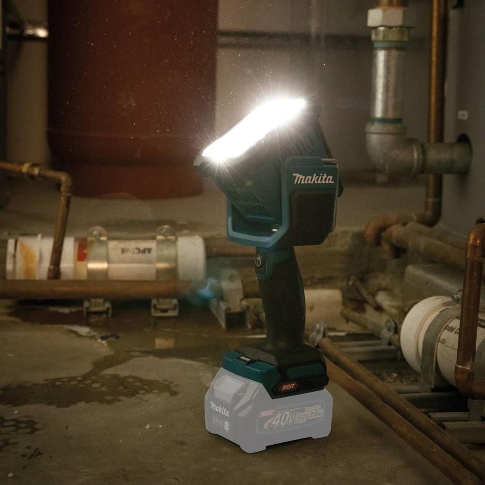 Makita 40V max XGT Cordless L.E.D. Flashlight / Spotlight (Bare Tool), large image number 9