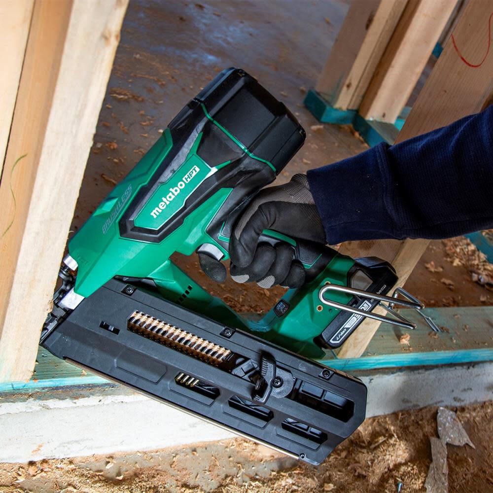 Metabo HPT 3 1 2 In. 18V Cordless Plastic Strip Framing Nailer
