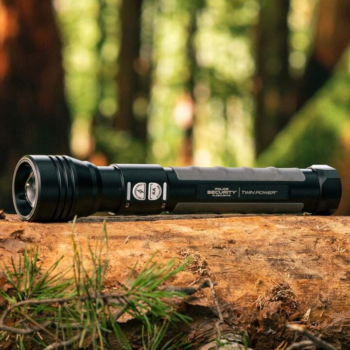Police Security TWIN POWER 2000 Lumens 3 AA Alkaline Battery LED Flashlight, large image number 3