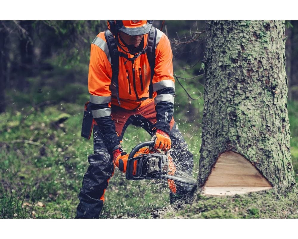 Husqvarna 564XP Fuel Injected 24 Inch X-Tough Light RSN 3/8 Inch C83 Chainsaw, large image number 3