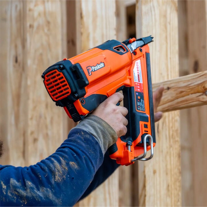Paslode XPro 7V 30 Degree Framing Nailer Kit, large image number 2