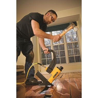 DEWALT 15.5 GA Flooring Stapler, large image number 5