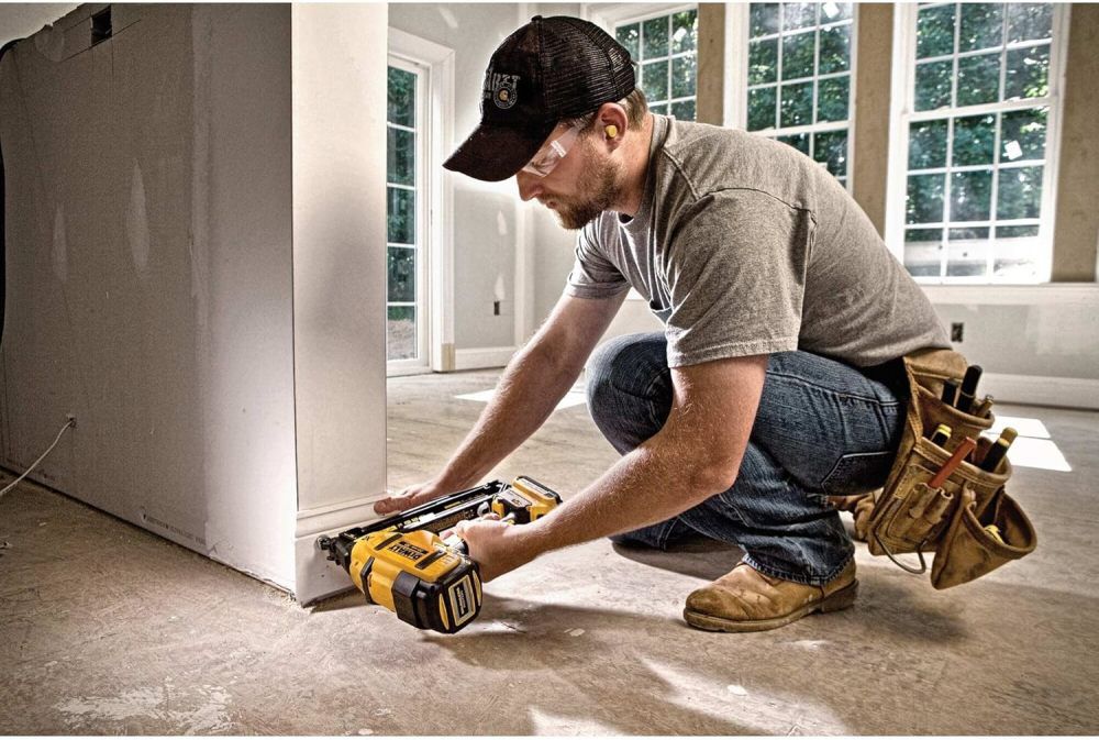 DEWALT 16-Gauge 2 Inch Finish Nails & Cordless Finish Nailer Bundle, large image number 16