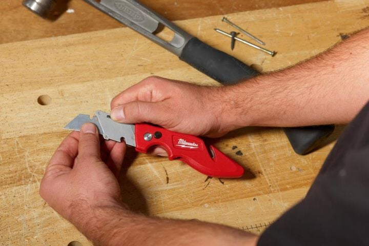 Milwaukee Fastback Flip-Blade Utility Knife, large image number 8