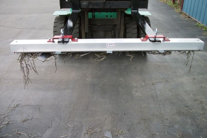 AMK Magnetics Roadmag RDS 84in Road Magnet, large image number 1