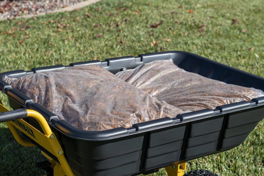 DEWALT 800lb 10 Cu Ft Wheelbarrow Tow