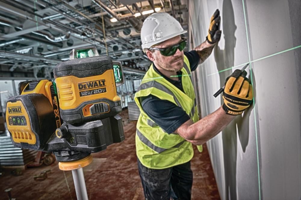 DEWALT 20V 3 x 360 Green Laser with Battery and Charger, large image number 3