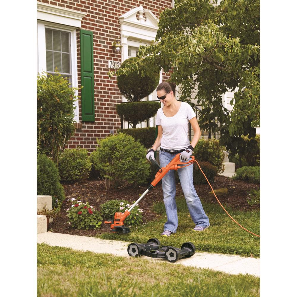 Black and Decker 6.5 Amp 12 in. Electric 3 in 1 Compact Mower MTE912