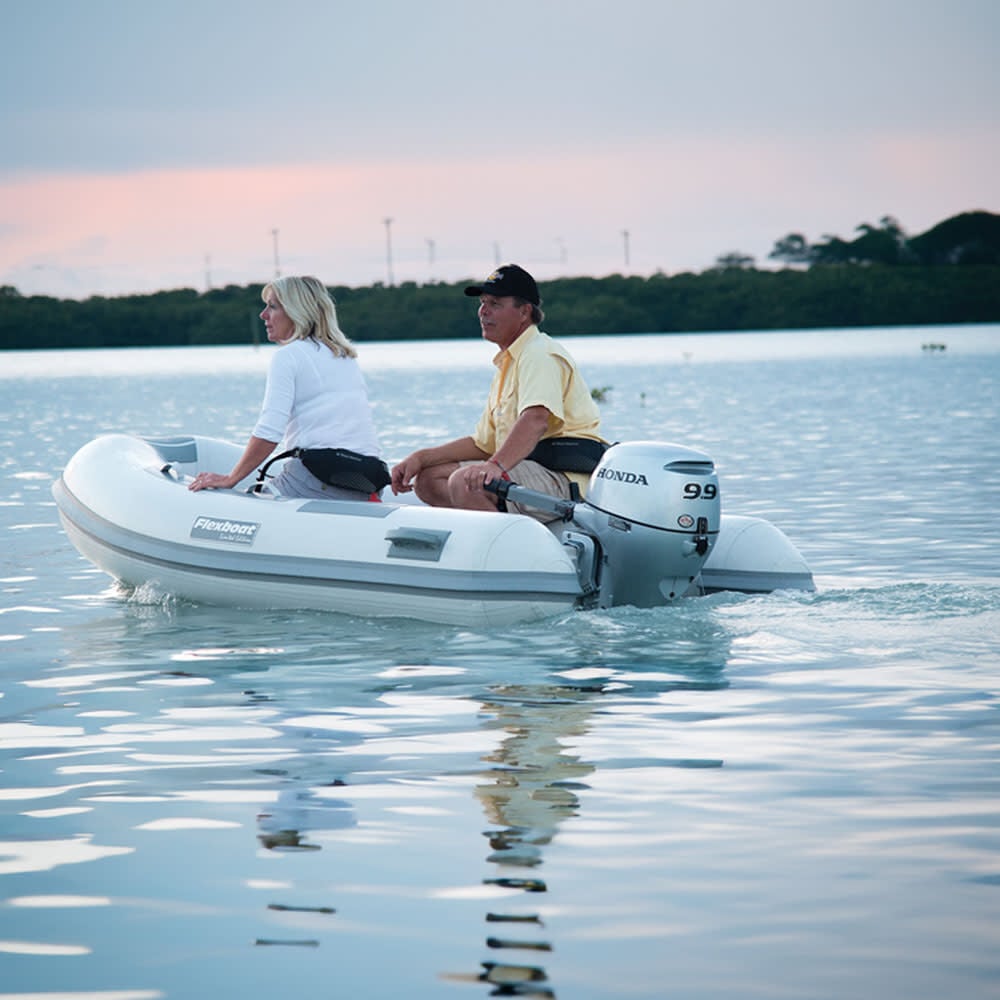 Honda Marine 10 HP 4-Stroke Electric Start Outboard Motor with Throttle Grip, large image number 4