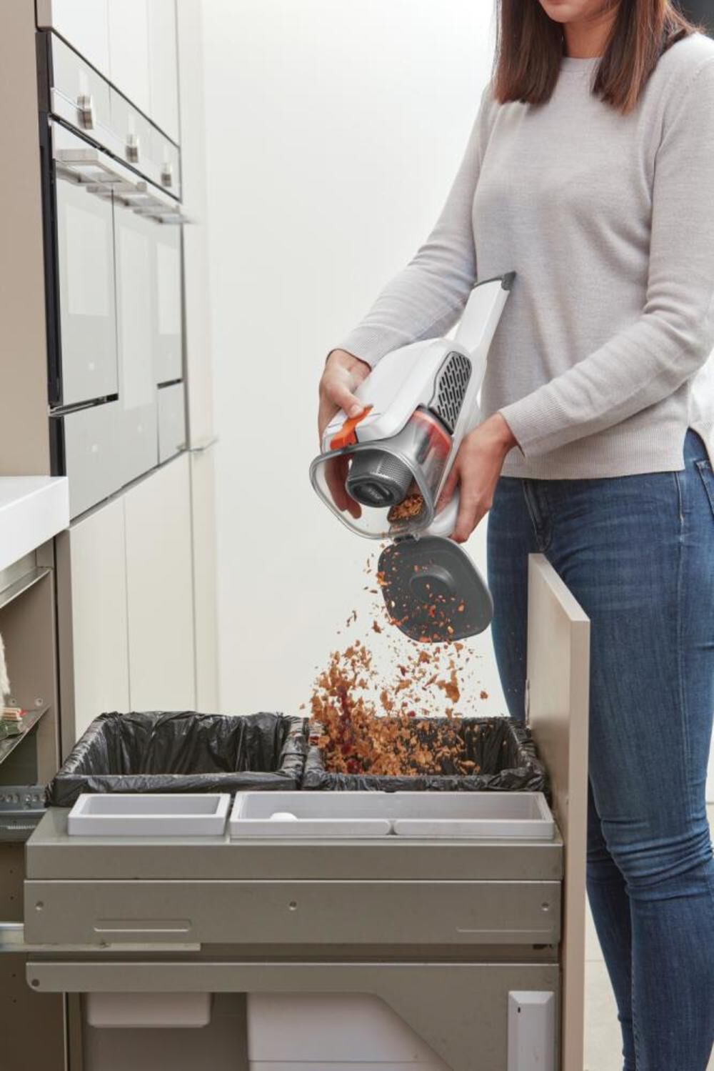 Black and Decker 12V Cordless Handheld Vacuum, large image number 9
