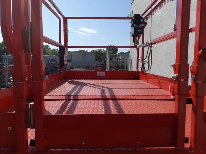Skyjack Scissor Lift 32' Maximum Platform Height 68in Width Rough Terrain, large image number 11