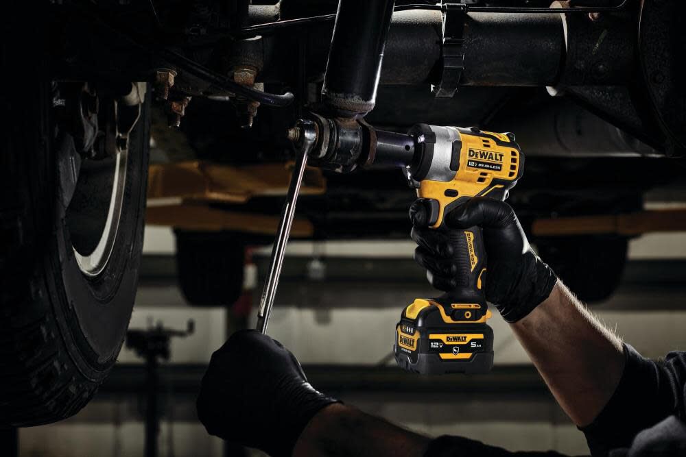 DEWALT 12V MAX Impact Wrench Kit 1/2in, large image number 3