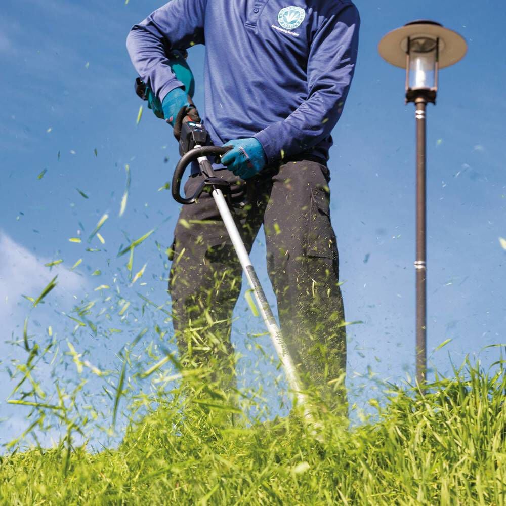 Makita 18V X2 (36V) LXT Lithium-Ion Brushless Cordless String Trimmer Kit (5.0Ah), large image number 2