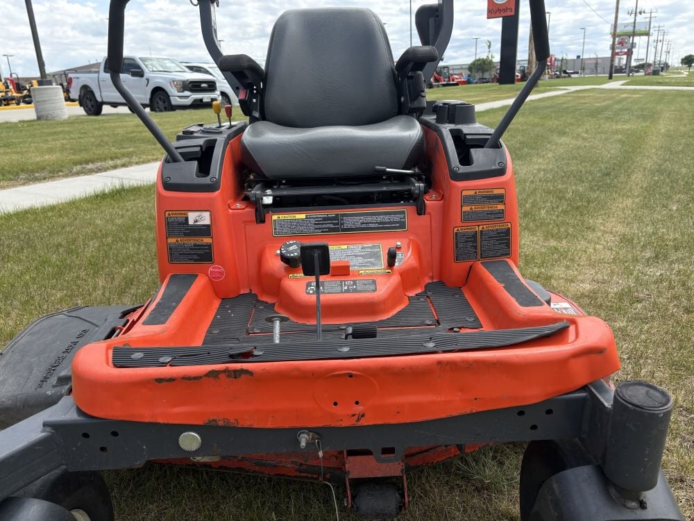 Kubota ZG222 48 Inch Gas Zero-Turn Lawn Mower Used 2016, large image number 2