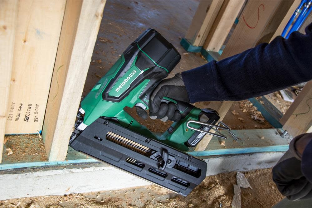 Metabo hpt nr1890drm best sale cordless framing nailer