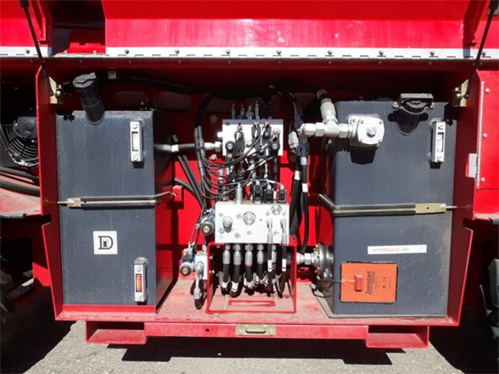 mec 40ft Rough Terrain Scissor Lift, large image number 14