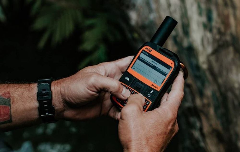 Spot X 2 Way Satellite Messaging GPS Device with Bluetooth, large image number 6